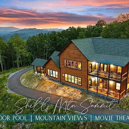 Villa Adventure Wonderland: Mtn Views, Indoor Pool